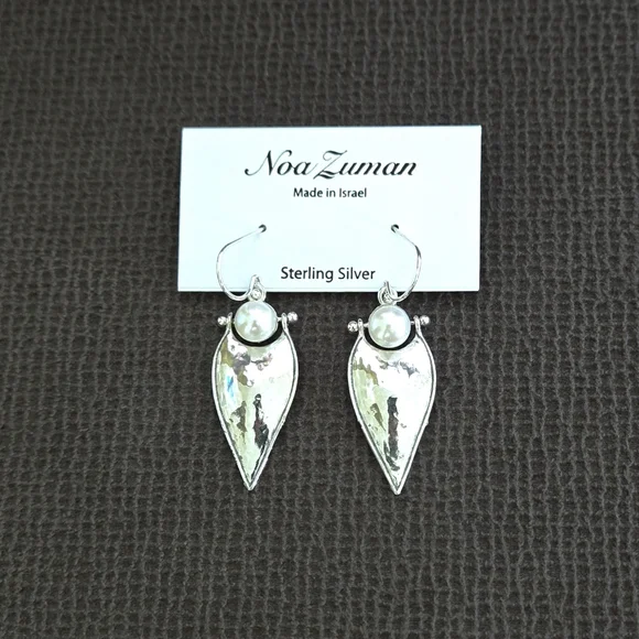 Noa Zuman Inverted Teardrop💧 With Freshwater Pearl Earrings - Picture 4 of 16